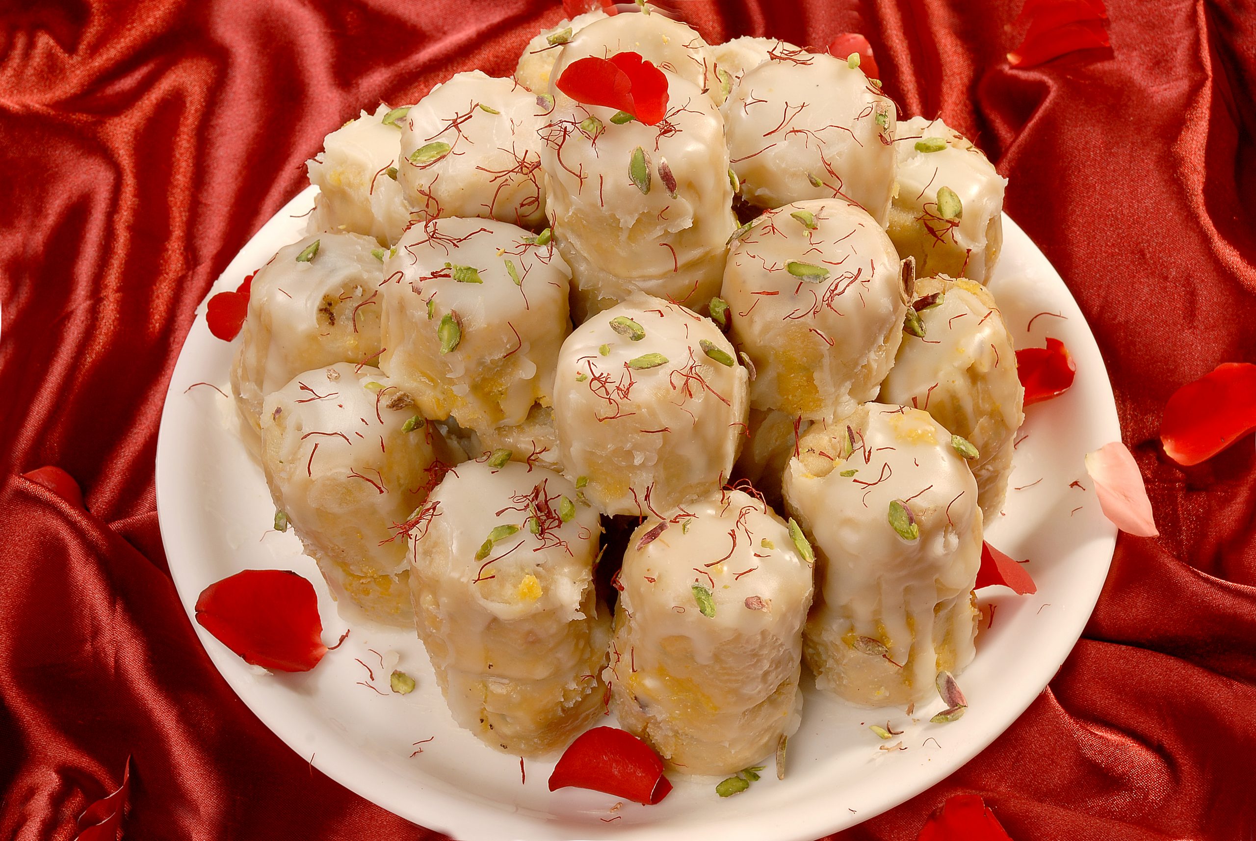 buy-kesar-badam-pista-ghari-sweet-and-mithai-online-at-best-price-per-kg